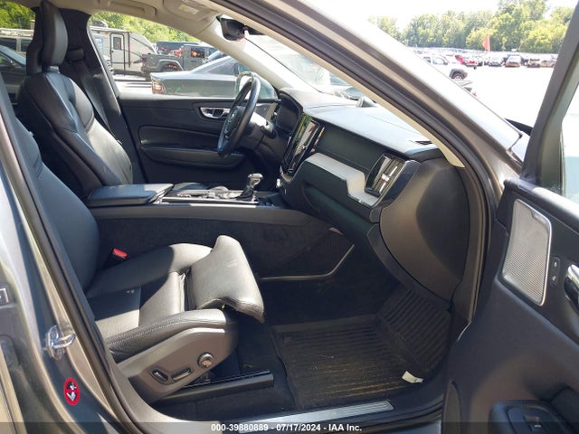 LYVA22RL0JB117590 Volvo Xc60 T6 Inscription