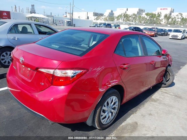 Toyota COROLLA LE 2018 5YFBURHE7JP796626 Image 4