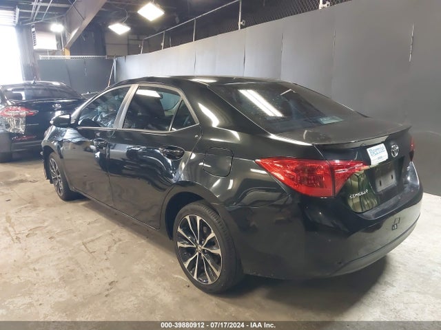 Toyota COROLLA SE 2017 5YFBURHE5HP701295 Image 3