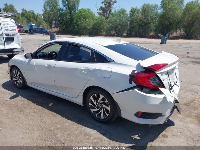 Honda CIVIC EX 2018 2HGFC2F76JH517111 Image 3