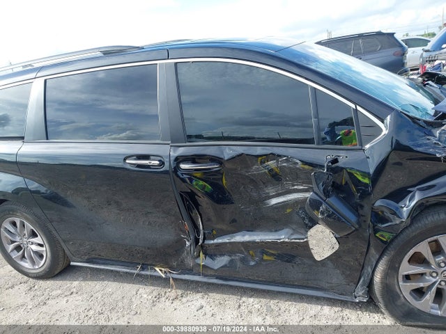 Toyota SIENNA XLE 2022 5TDYRKEC0NS107867 Image 13
