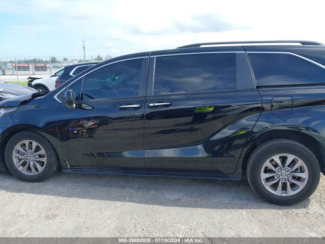 Toyota SIENNA XLE 2022 5TDYRKEC0NS107867 Image 14