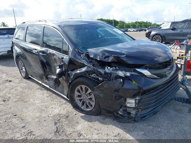 Toyota SIENNA XLE 2022 5TDYRKEC0NS107867 Image 6