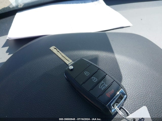 KIA Soul 2016 KNDJN2A26G7392324 Image 11