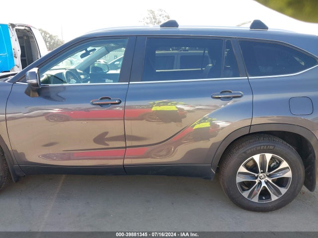 Toyota Highlander Xle 2024 5TDKDRBH4RS546766 Image 14