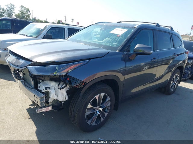 Toyota Highlander Xle 2024 5TDKDRBH4RS546766 Image 2