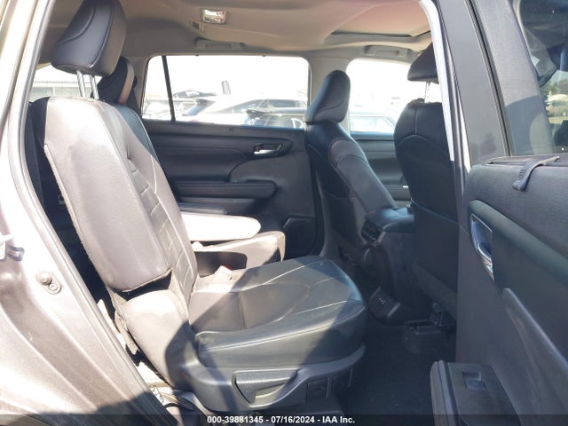 Toyota Highlander Xle 2024 5TDKDRBH4RS546766 Image 8