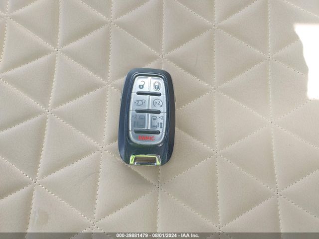 2C4RC1DG3LR260883 Chrysler Voyager Lxi