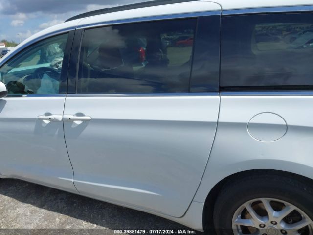 2C4RC1DG3LR260883 Chrysler Voyager Lxi