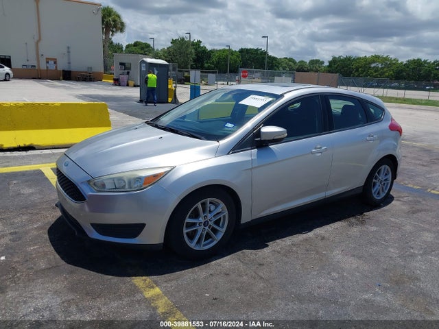 Ford FOCUS SE 2015 1FADP3K22FL282944 Image 2