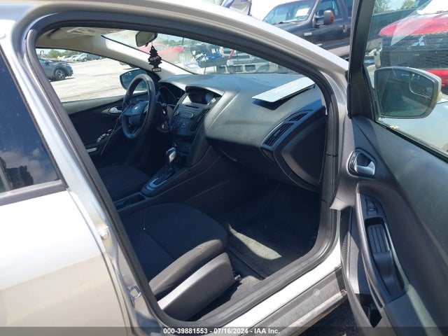 Ford FOCUS SE 2015 1FADP3K22FL282944 Image 5