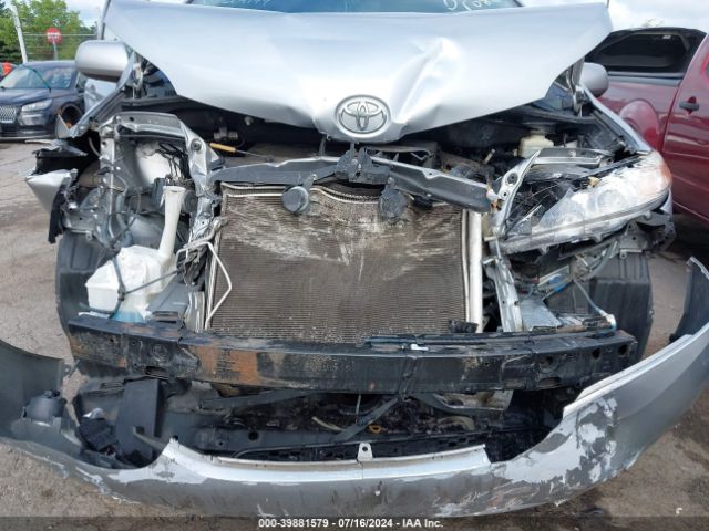 5TDYK3DC9FS604199 Toyota Sienna Xle 8 Passenger