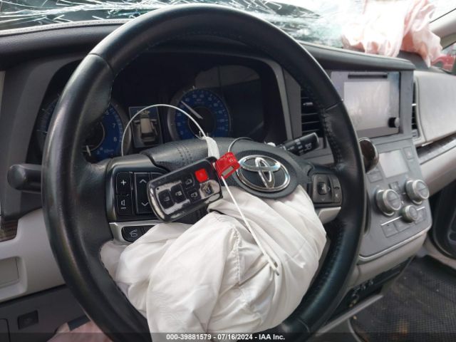 5TDYK3DC9FS604199 Toyota Sienna Xle 8 Passenger