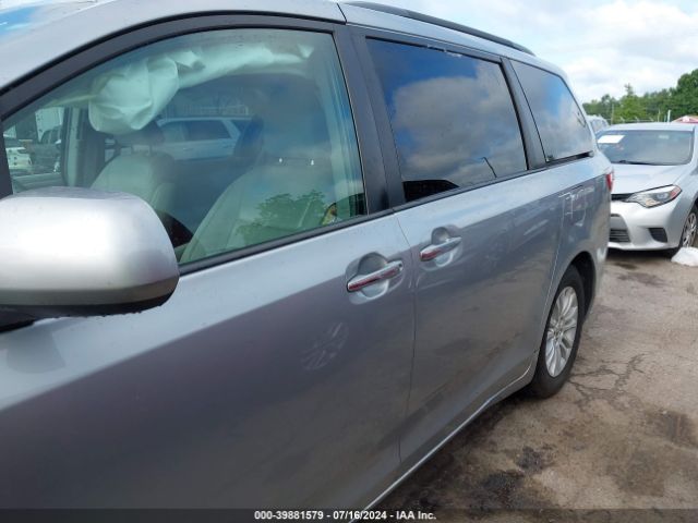5TDYK3DC9FS604199 Toyota Sienna Xle 8 Passenger