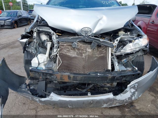 5TDYK3DC9FS604199 Toyota Sienna Xle 8 Passenger