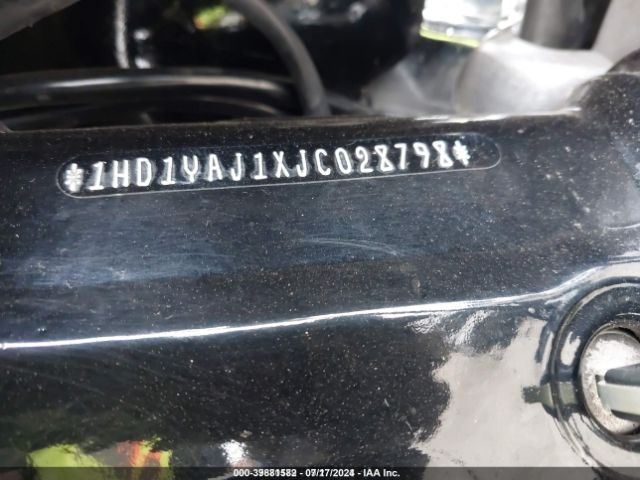 2018 HARLEY-DAVIDSON FLHC 1HD1YAJ1XJC028798 Photo 9