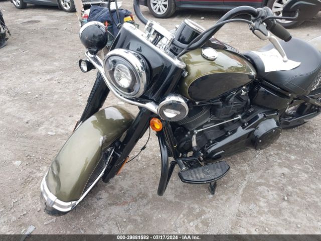 2018 HARLEY-DAVIDSON FLHC 1HD1YAJ1XJC028798 Photo 1