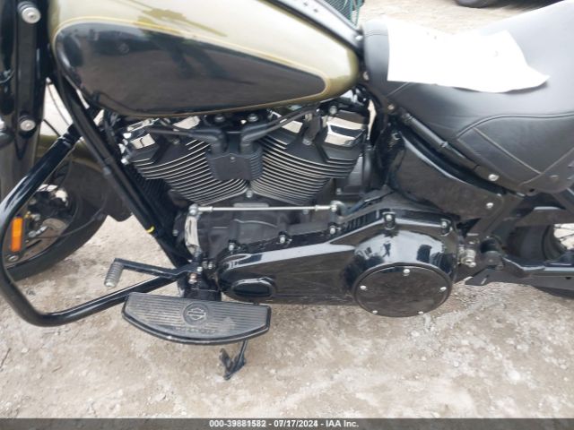 2018 HARLEY-DAVIDSON FLHC 1HD1YAJ1XJC028798 Photo 8