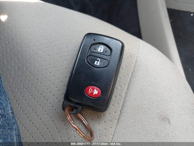 Toyota Prius Three 2015 JTDKN3DU0F0434484 Image 11