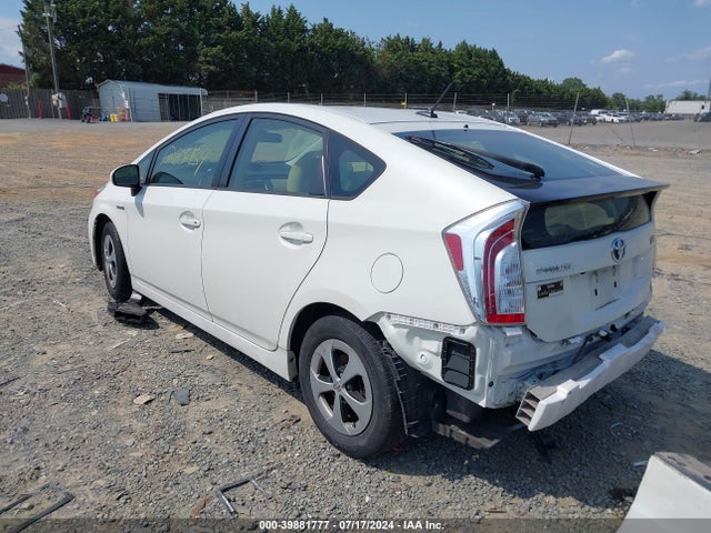 Toyota Prius Three 2015 JTDKN3DU0F0434484 Image 3