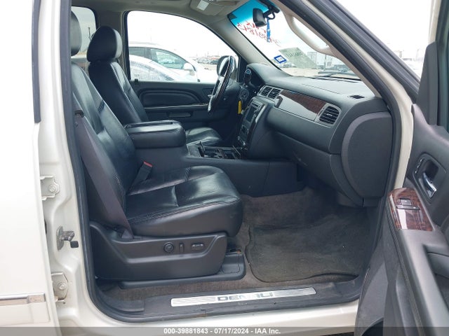 39881843 :رقم المزاد ، 1GKS2MEF2BR259339 vin ، 2011 Gmc Yukon Xl 1500 Denali مزاد بيع