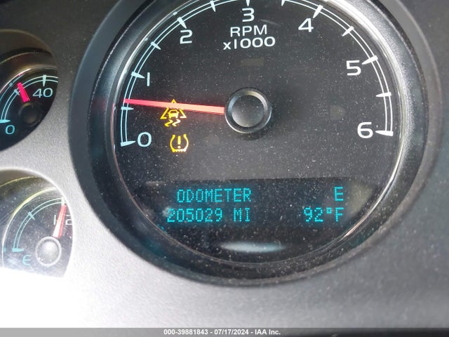 39881843 :رقم المزاد ، 1GKS2MEF2BR259339 vin ، 2011 Gmc Yukon Xl 1500 Denali مزاد بيع