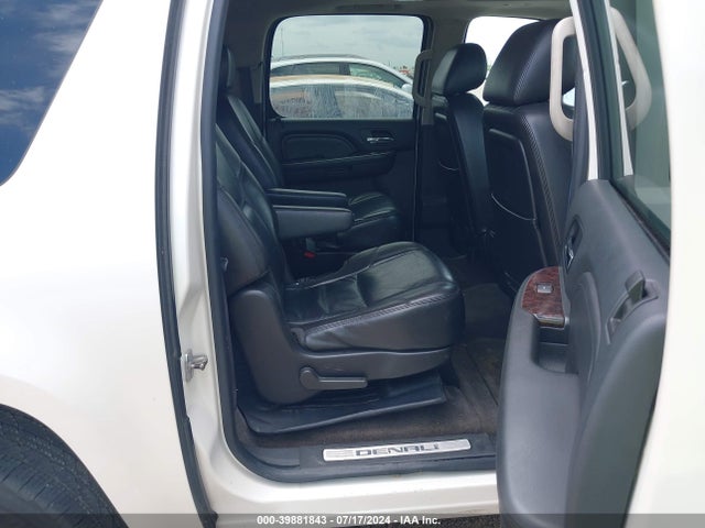 39881843 :رقم المزاد ، 1GKS2MEF2BR259339 vin ، 2011 Gmc Yukon Xl 1500 Denali مزاد بيع