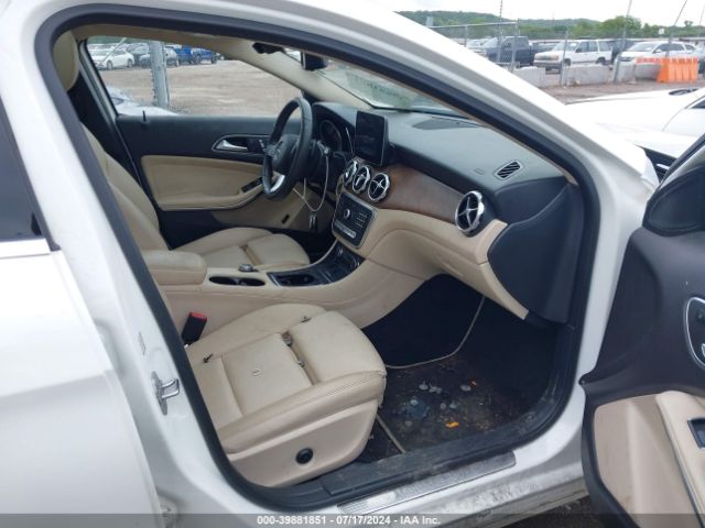 WDCTG4EB9KU018352 Mercedes-Benz GLA 250
