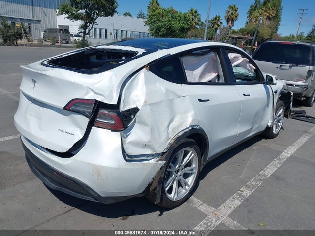 2021 TESLA MODEL Y 5YJYGAEEXMF197663 Photo 3