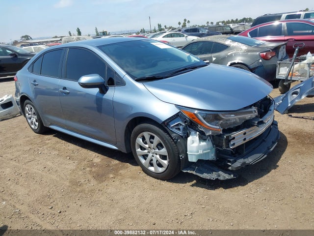 Toyota COROLLA LE 2022 JTDEPMAE2NJ228392 zdjęcie główne