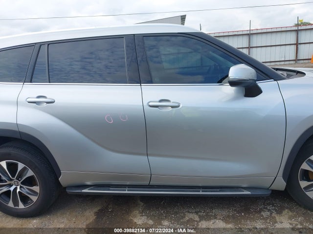 Toyota Highlander Xle 2021 5TDGZRAHXMS034740 Image 14
