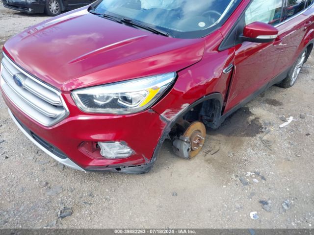 1FMCU9J98HUB51641 Ford Escape Titanium