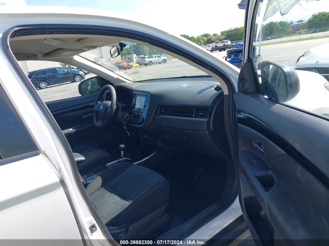 2019 MITSUBISHI OUTLANDER JA4AD2A3XKZ047915 Photo 4