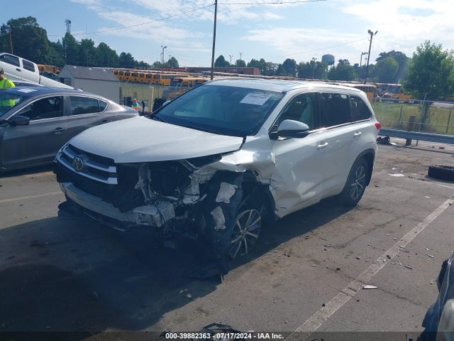 Toyota Highlander Xle 2017 5TDJZRFH2HS457686 Image 2