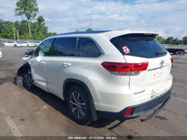 Toyota Highlander Xle 2017 5TDJZRFH2HS457686 Image 3