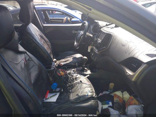 1C4PJLABXHW535701 Jeep Cherokee Altitude Fwd