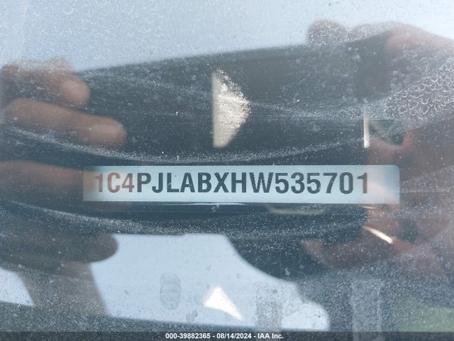 1C4PJLABXHW535701 Jeep Cherokee Altitude Fwd