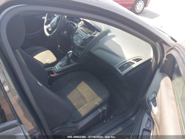 1FADP3K2XGL290193 Ford FOCUS SE
