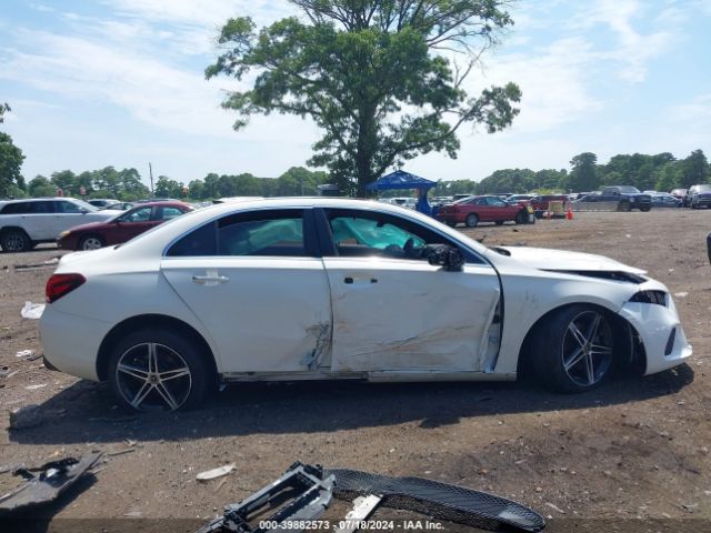 W1K3G4FB7MJ290428 Mercedes-Benz A 220 4matic