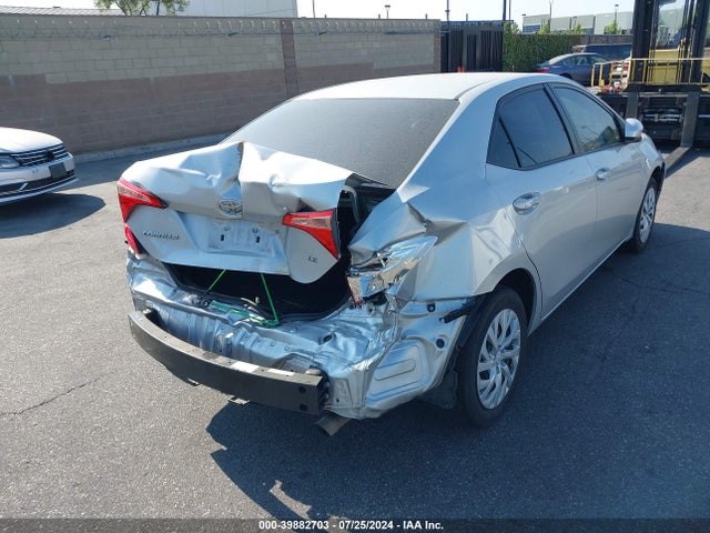 5YFBURHE9JP761523 Toyota COROLLA LE