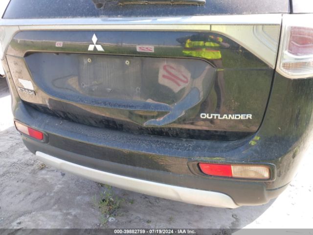 JA4AD3A35FZ001629 Mitsubishi Outlander Se