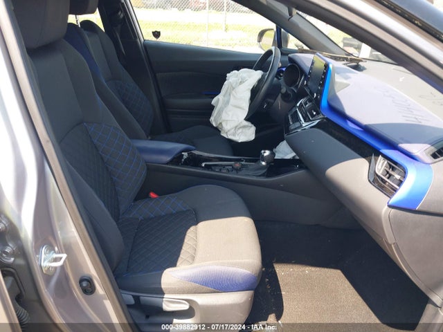 Toyota C-HR XLE 2020 NMTKHMBX6LR114538 Image 5