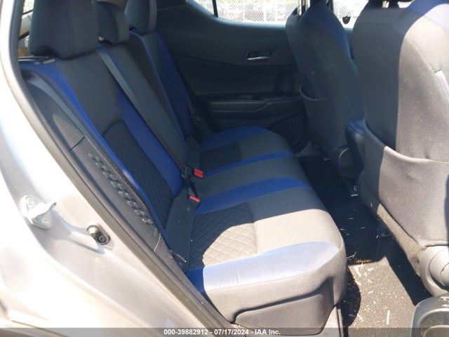 Toyota C-HR XLE 2020 NMTKHMBX6LR114538 Image 8