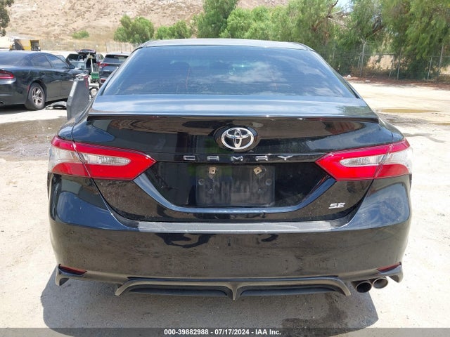 Toyota CAMRY SE 2018 4T1B11HK8JU083247 Image 16