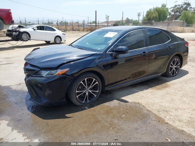 Toyota CAMRY SE 2018 4T1B11HK8JU083247 Image 2