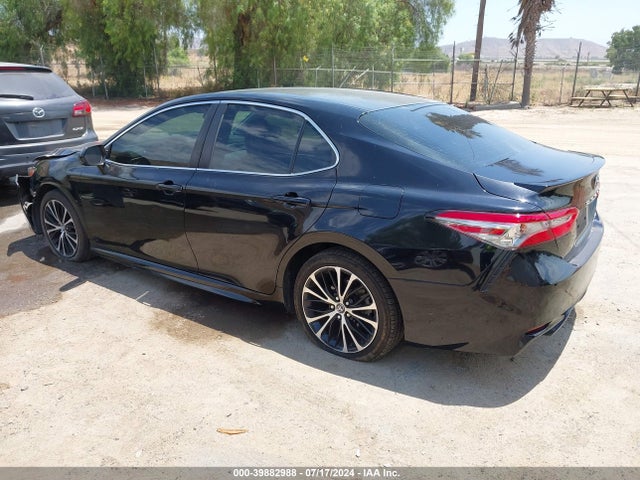 Toyota CAMRY SE 2018 4T1B11HK8JU083247 Image 3