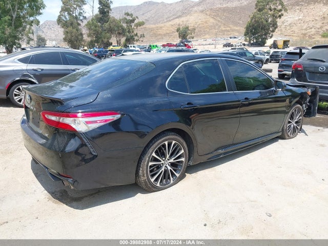 Toyota CAMRY SE 2018 4T1B11HK8JU083247 Image 4