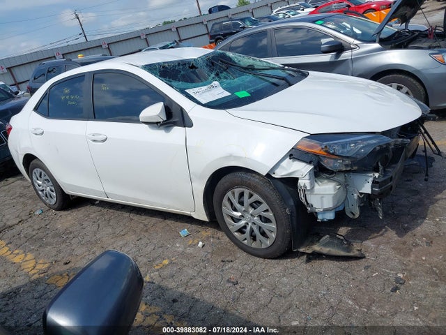 Toyota COROLLA LE 2018 2T1BURHE2JC087683 Image 13