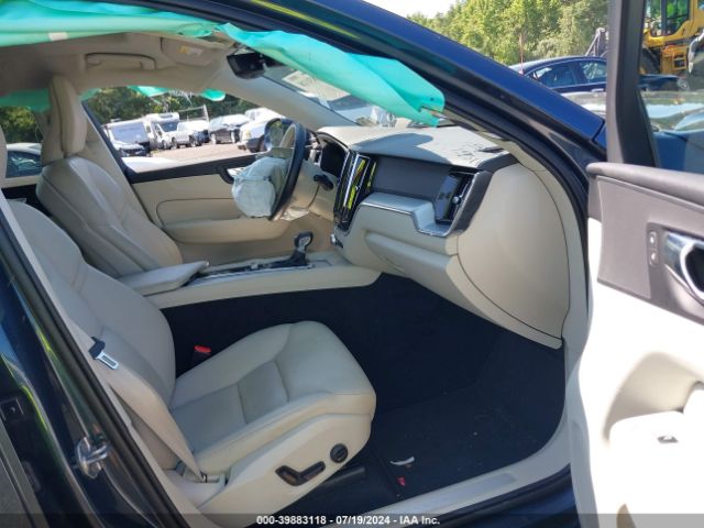 LYV102RK8KB358456 Volvo Xc60 T5 Momentum