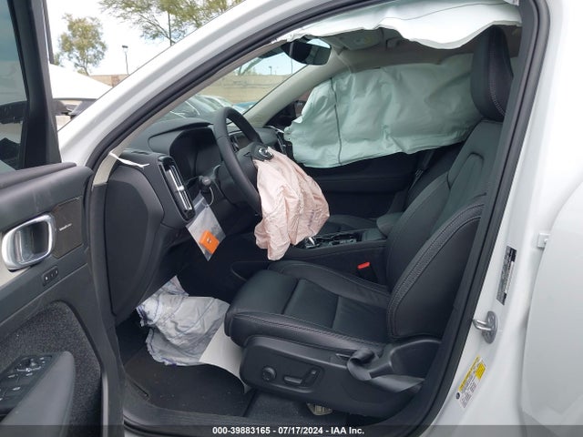 YV4L12UX1P2092633 Volvo Xc40 B5 Ultimate Dark Theme